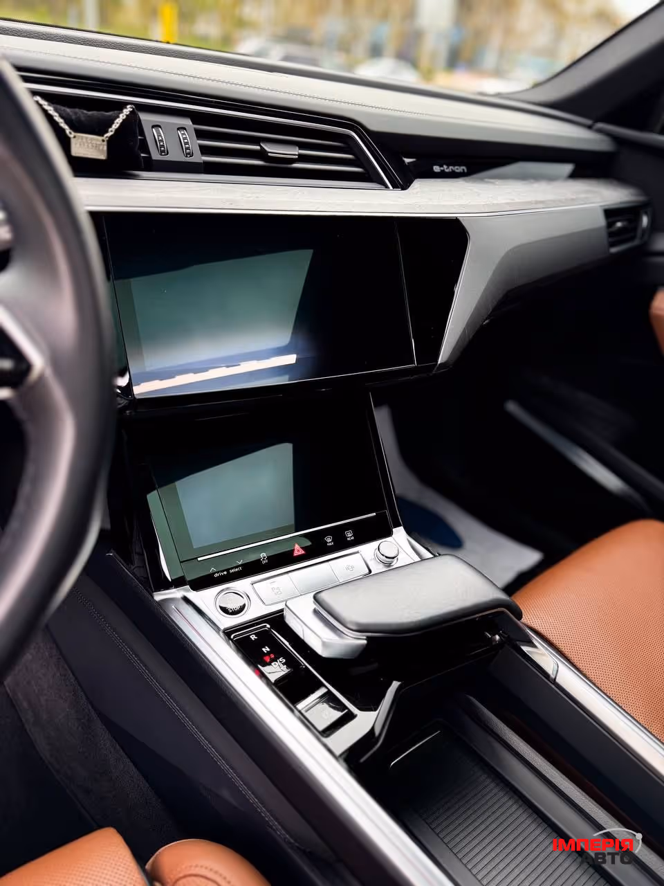 Audi e-tron - фото 15