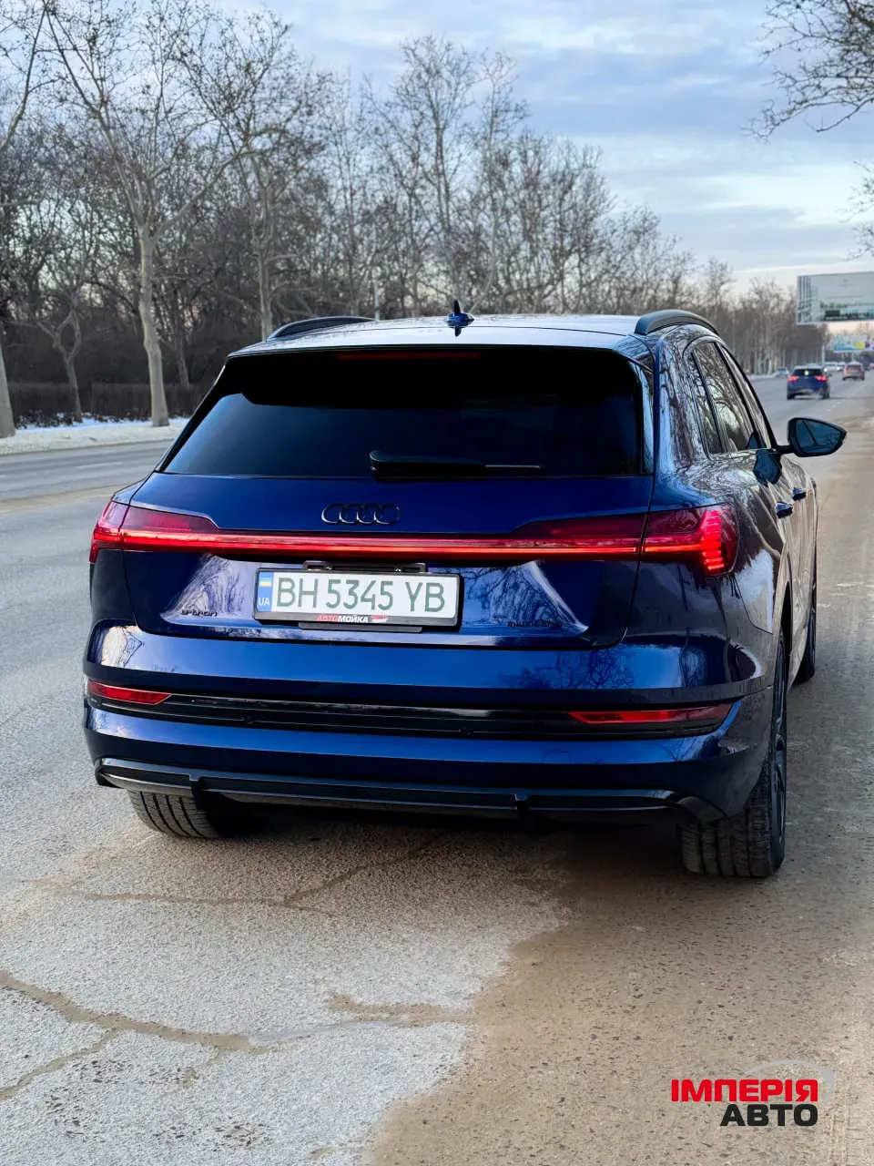 Audi e-tron - фото 23