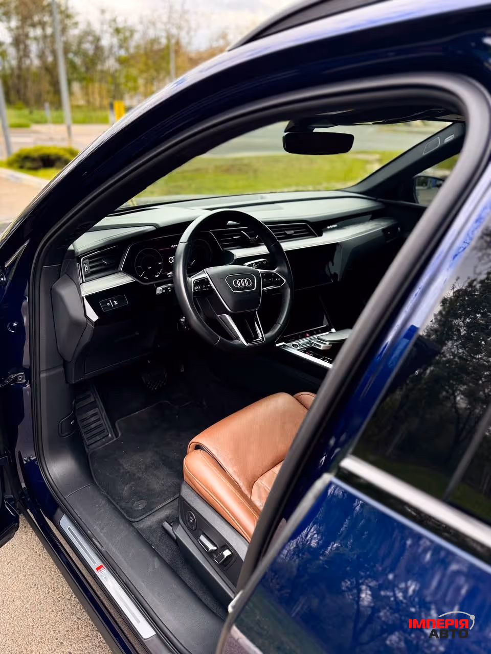 Audi e-tron - фото 13