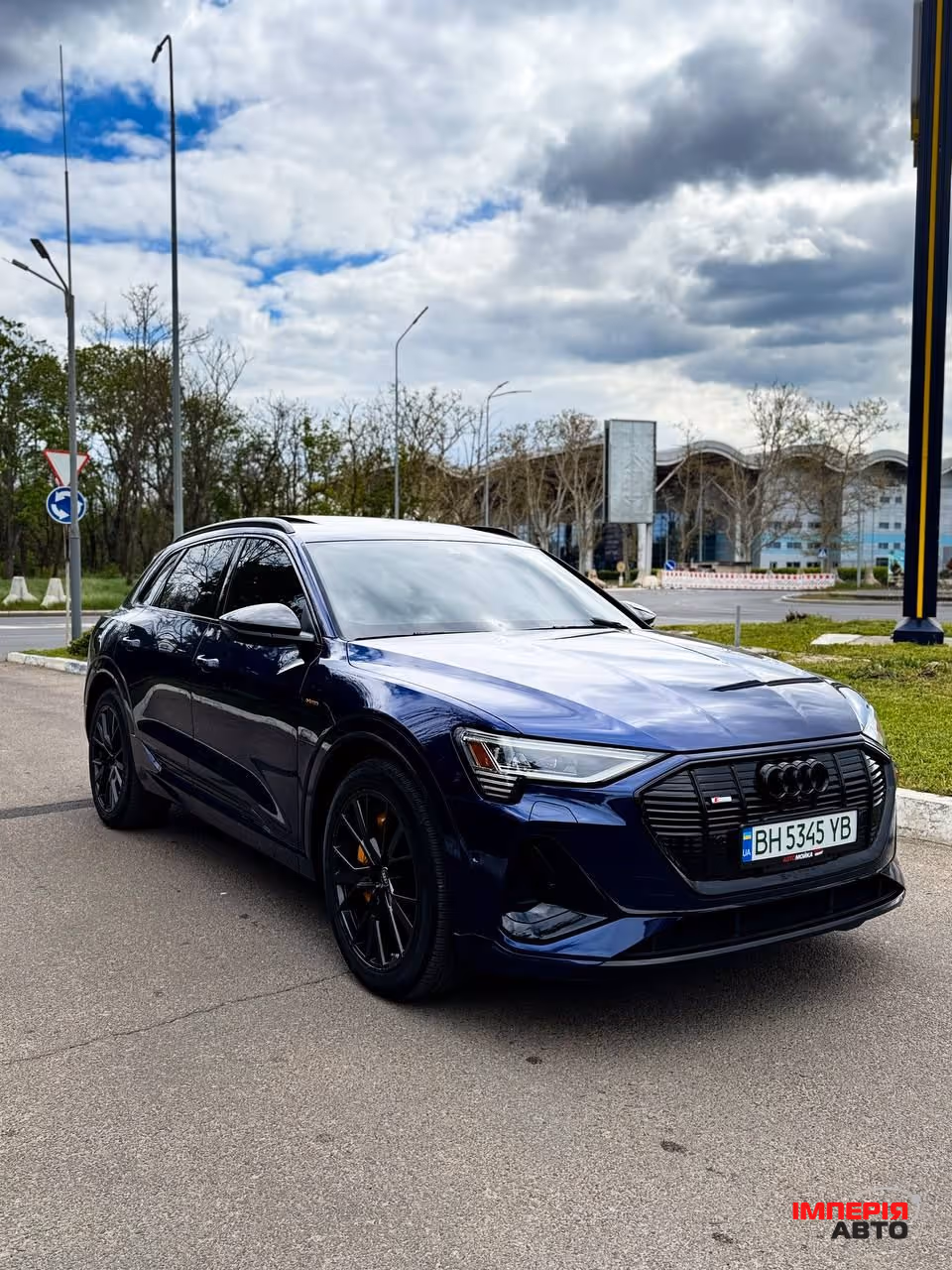 Audi e-tron - фото 4