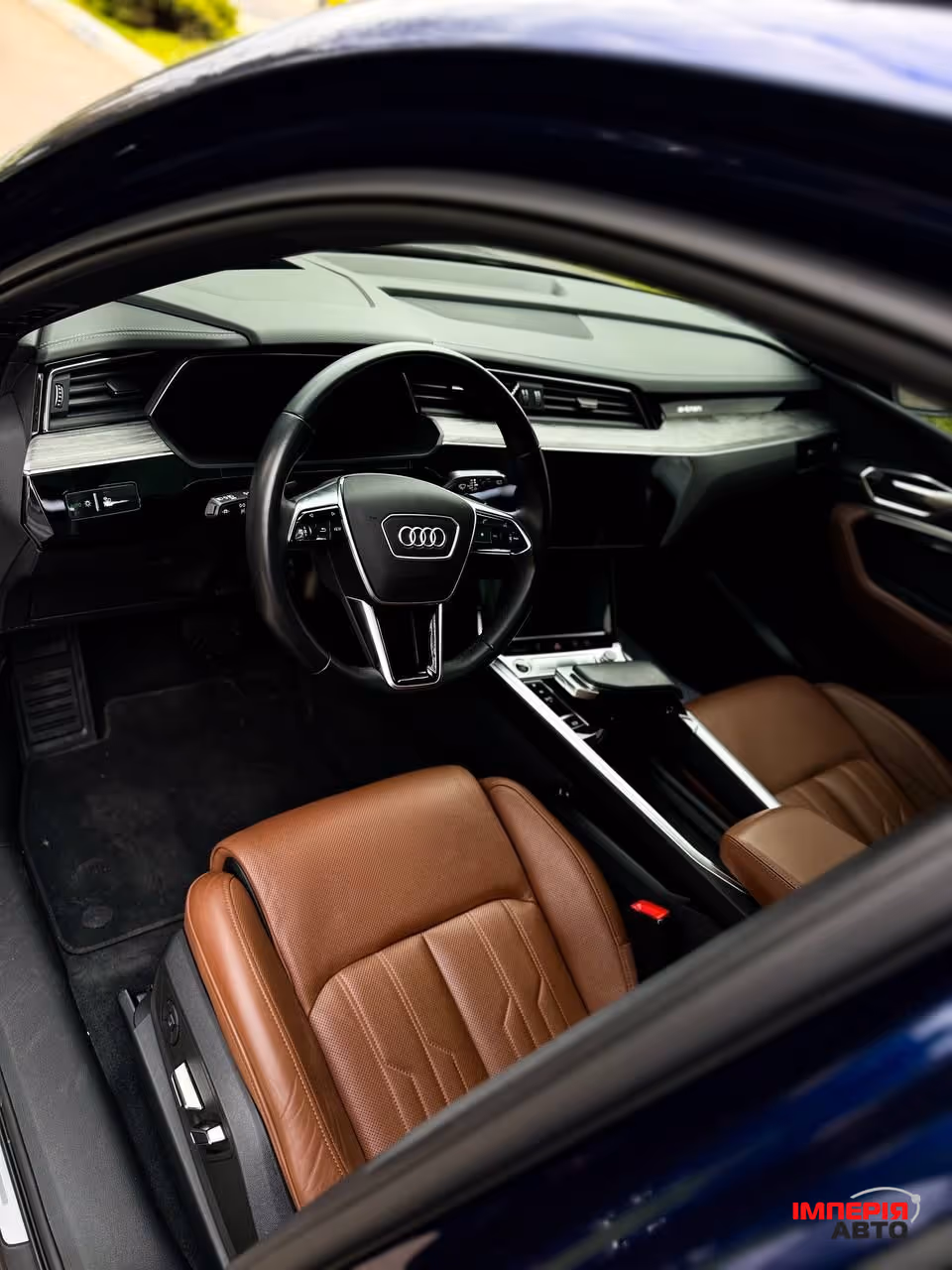 Audi e-tron - фото 23