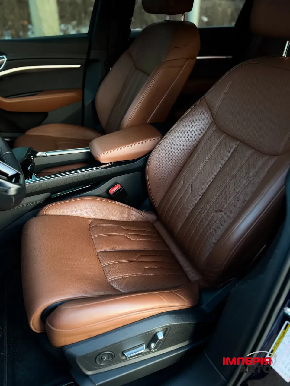 Audi e-tron - фото 28