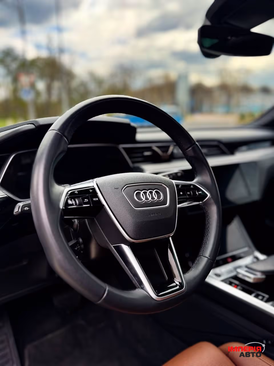 Audi e-tron - фото 12