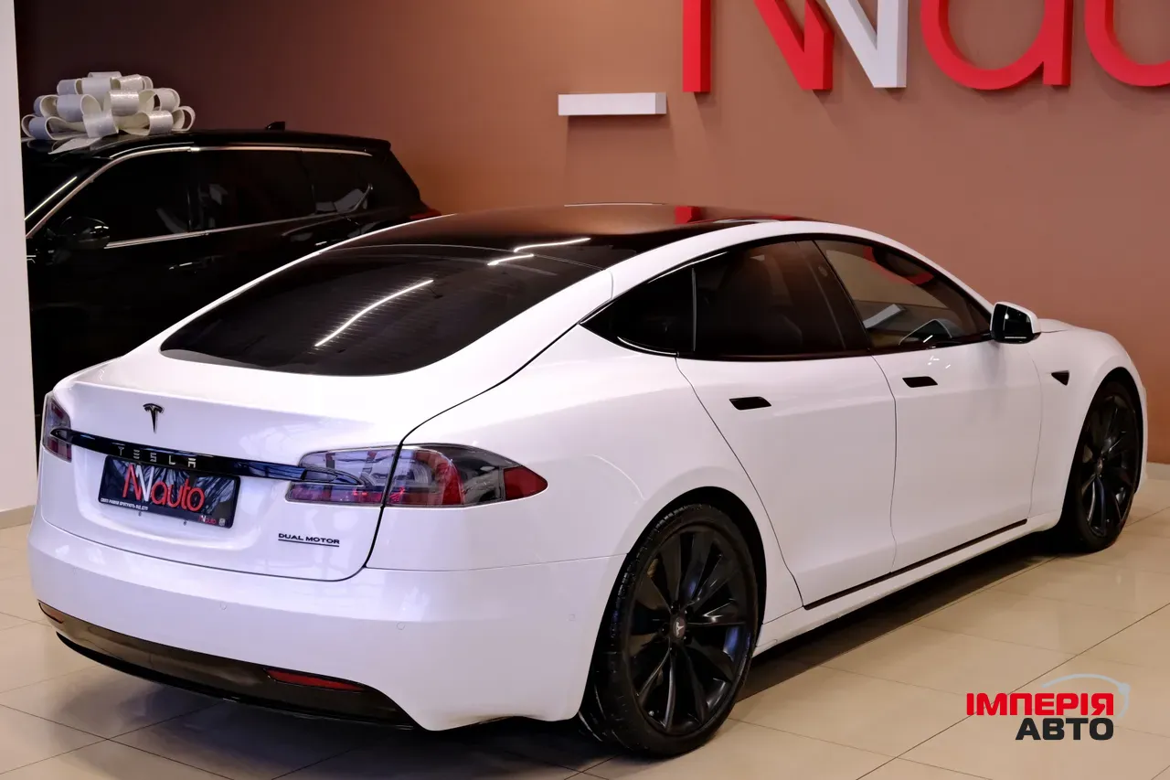Tesla Model S - фото 5