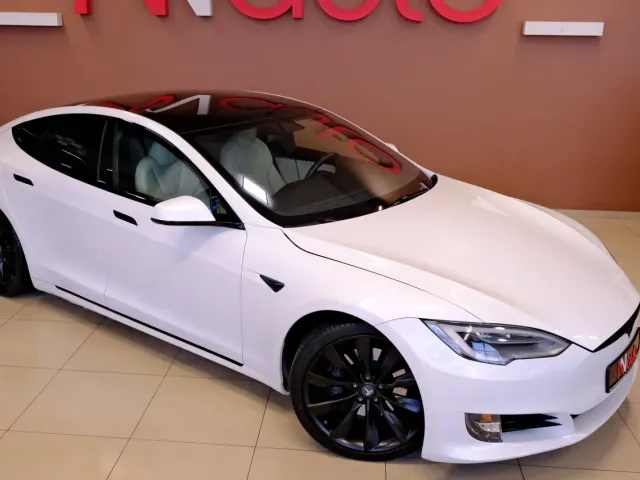 Tesla Model S - фото 4