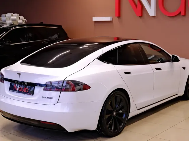 Tesla Model S - фото 5