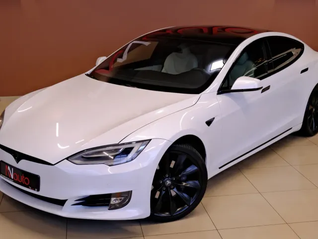 Tesla Model S - фото 2