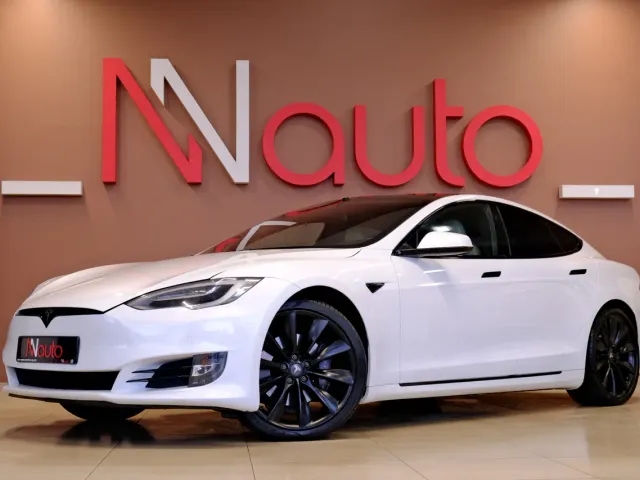Tesla Model S - фото 1