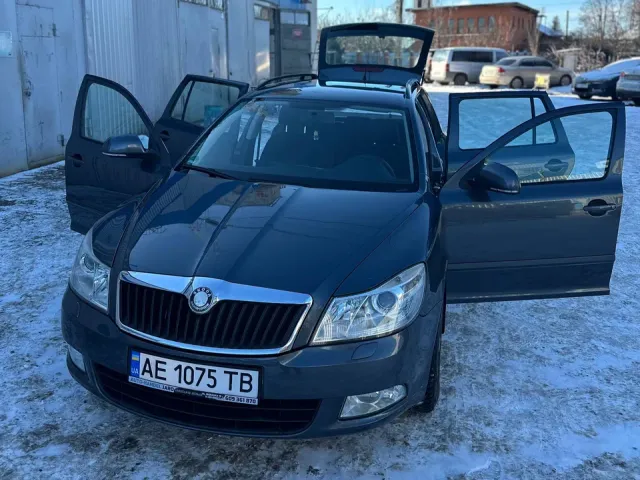 Skoda Octavia - фото 2