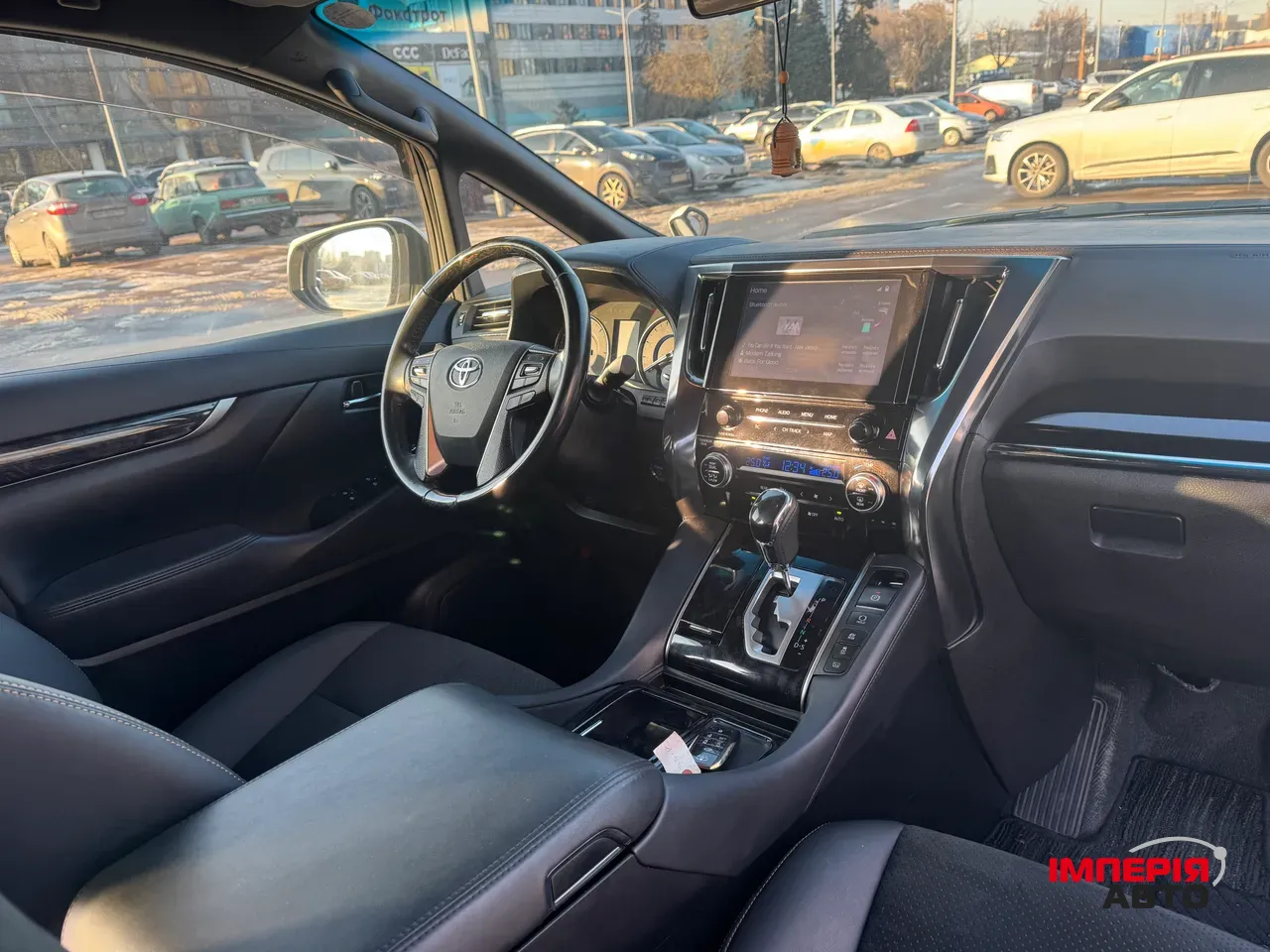 Toyota Alphard - фото 7