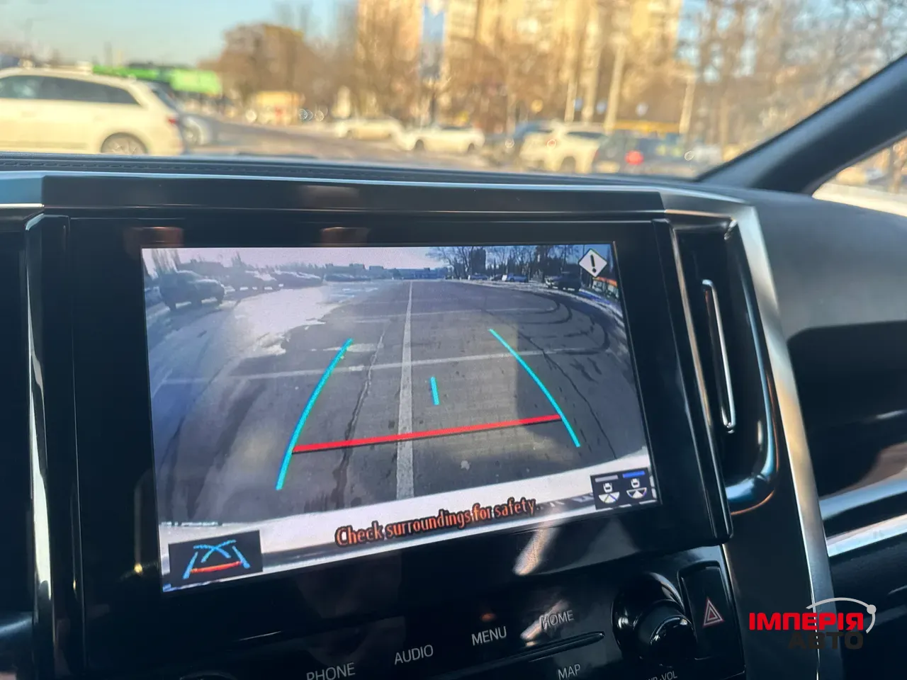 Toyota Alphard - фото 9