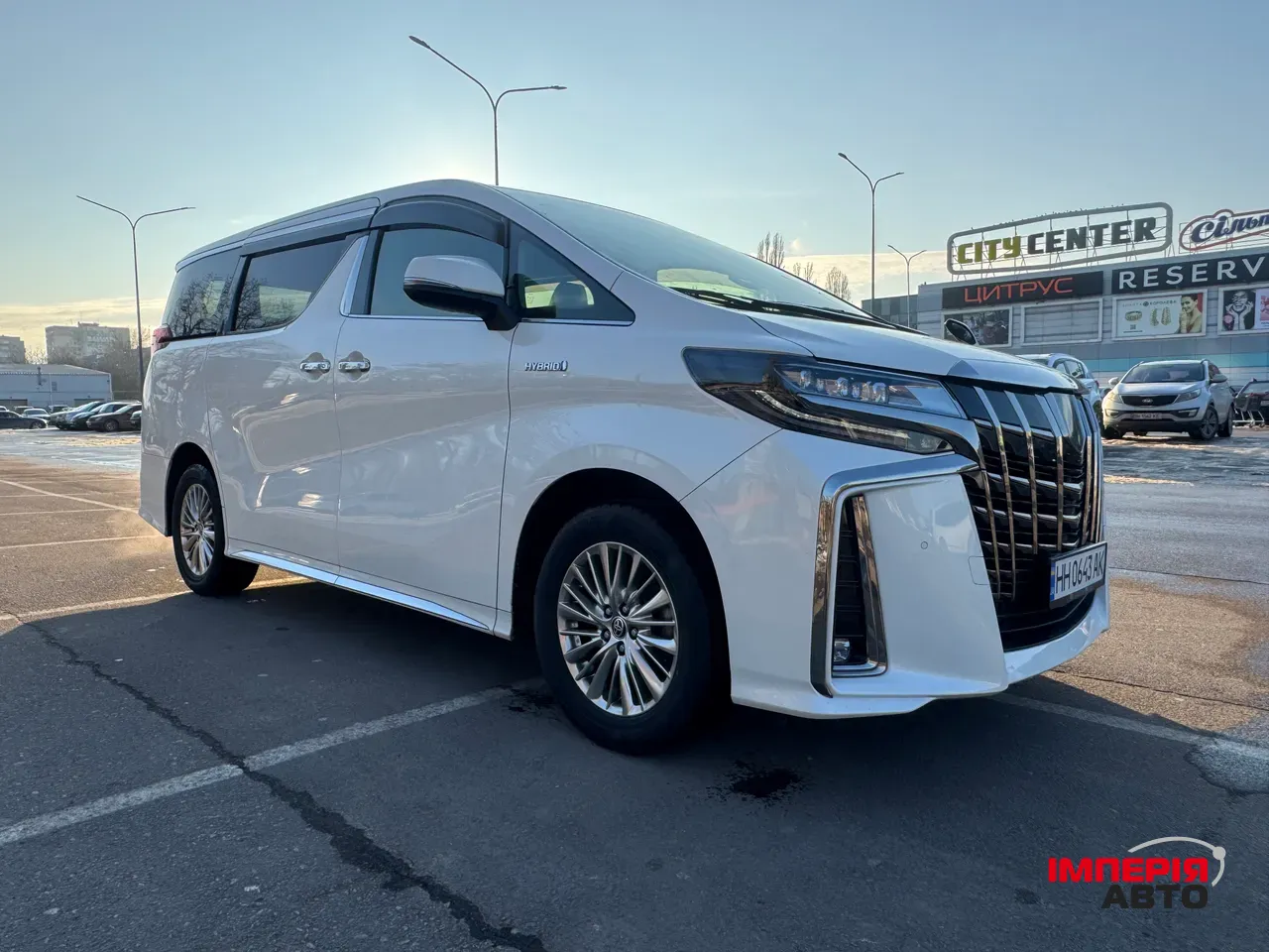 Toyota Alphard - фото 5