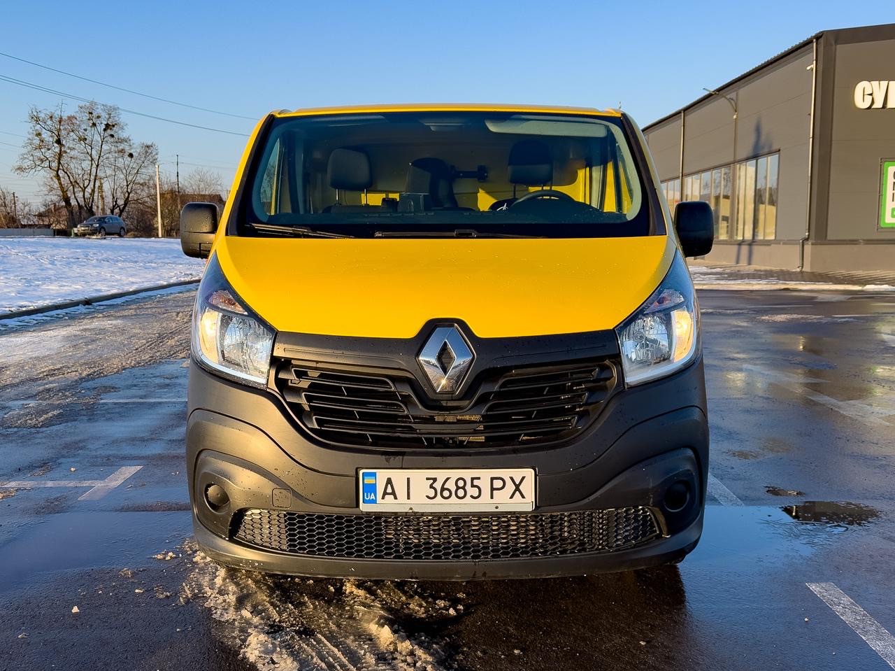 Renault Trafic - фото 8