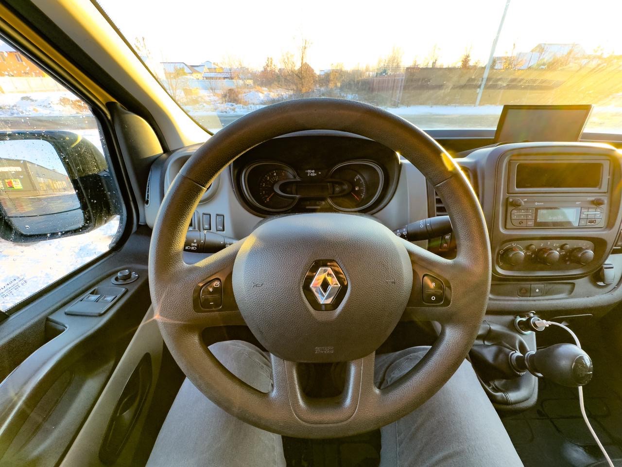 Renault Trafic - фото 4