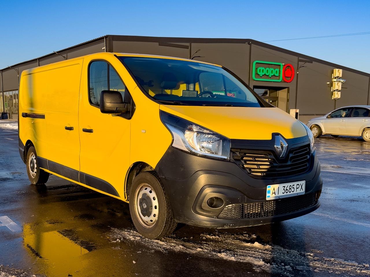 Renault Trafic - фото 2
