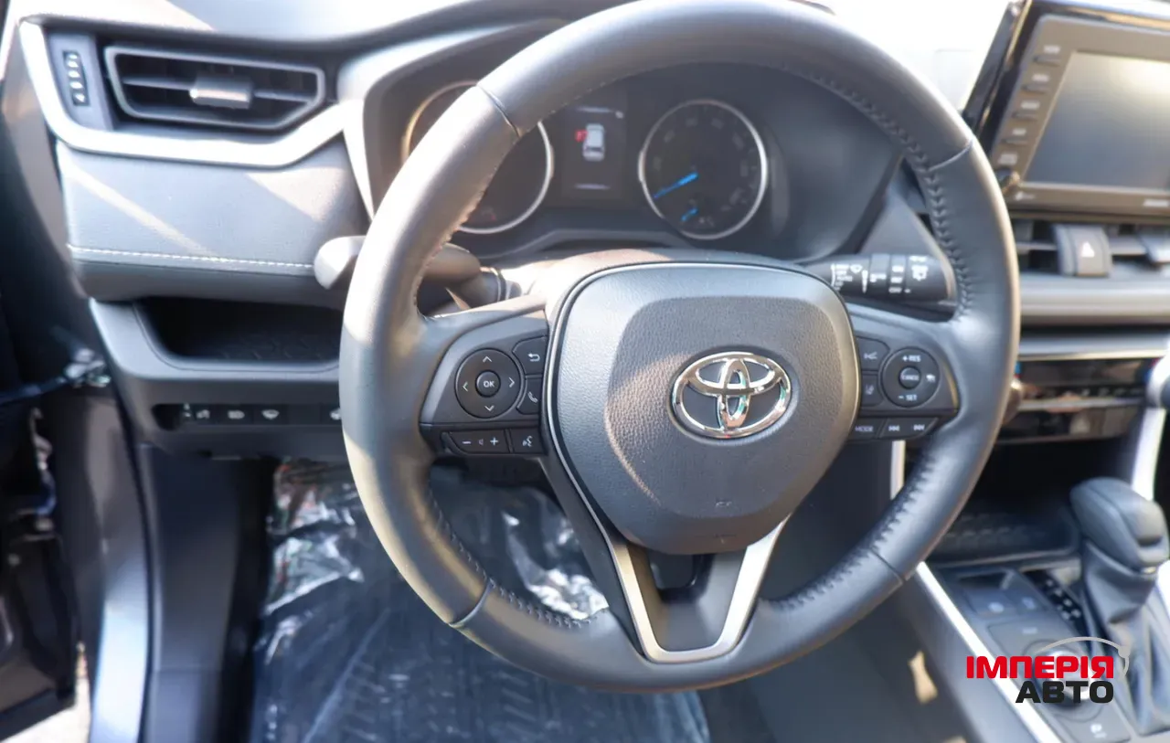 Toyota RAV4 - фото 5