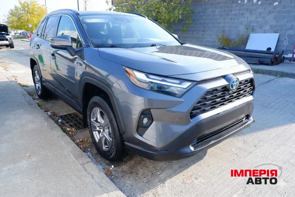 Toyota RAV4 - фото 7