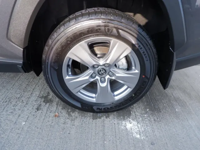 Toyota RAV4 - фото 2