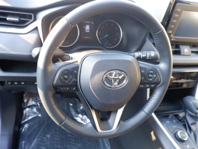 Toyota RAV4 - фото 5