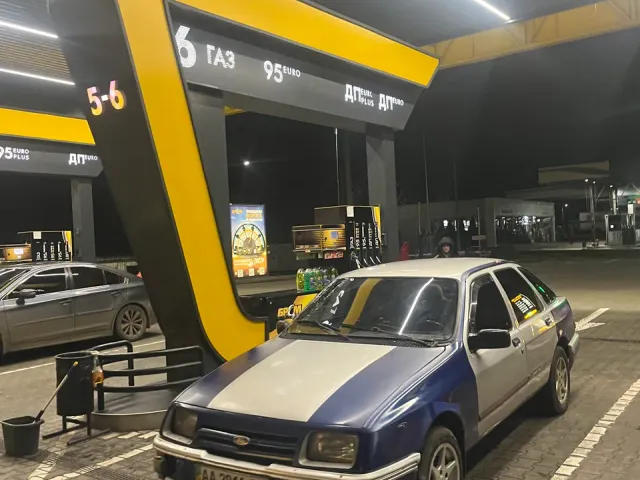 Ford Sierra - фото 3