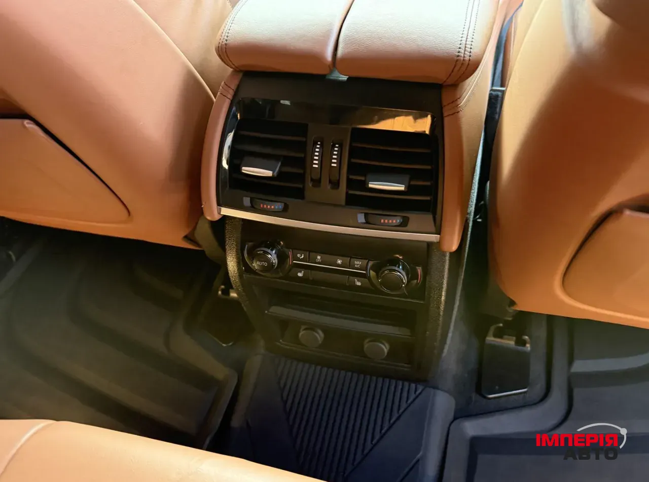 BMW X5 - фото 12