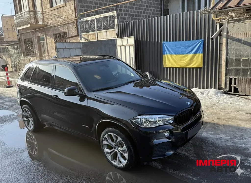 BMW X5 - фото 1