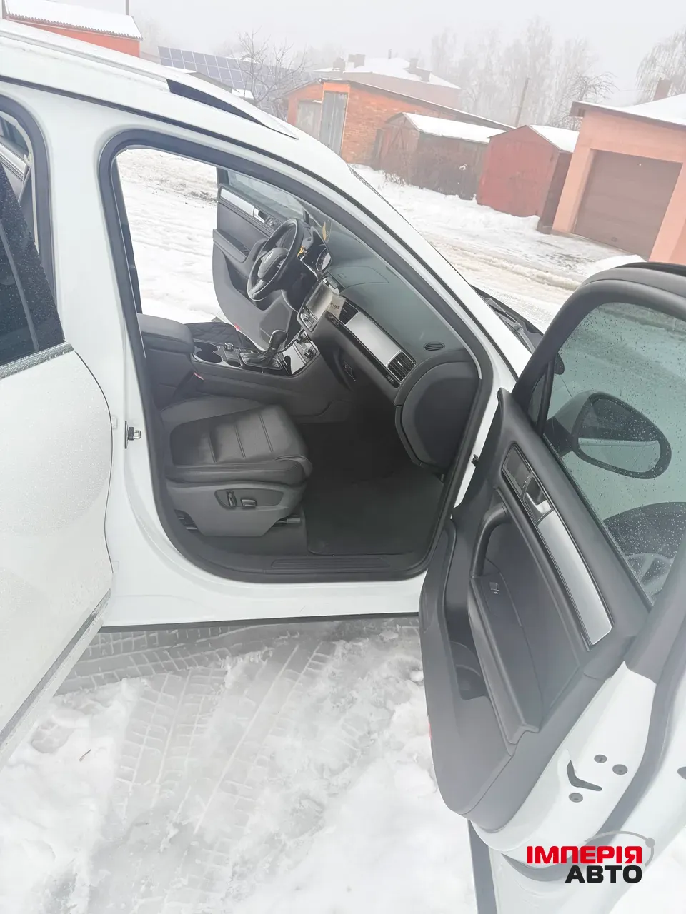 Volkswagen Touareg - фото 11