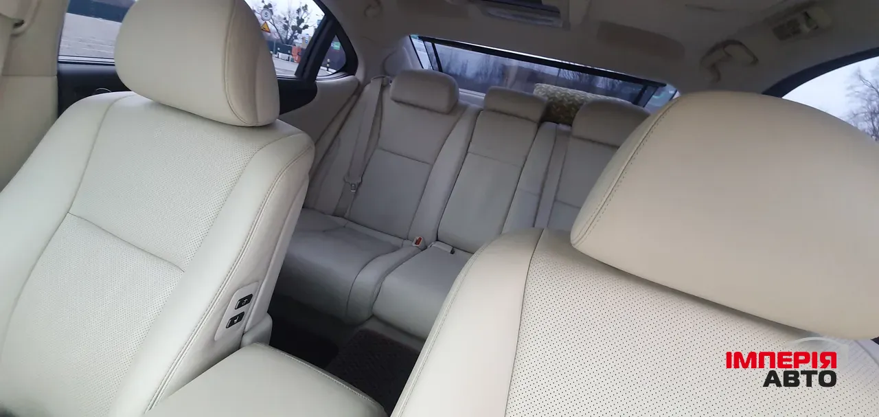Lexus LS - фото 23