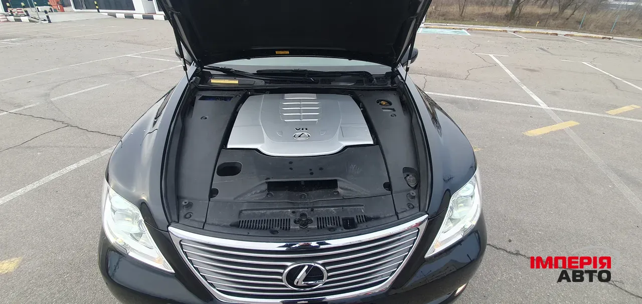 Lexus LS - фото 22