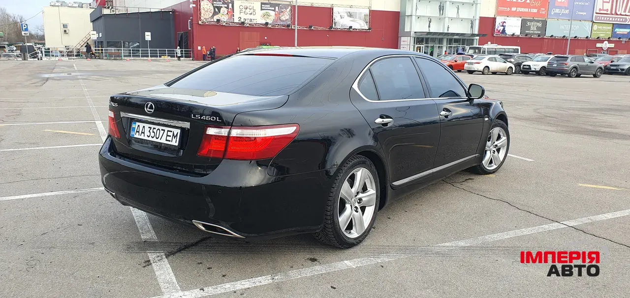 Lexus LS - фото 26