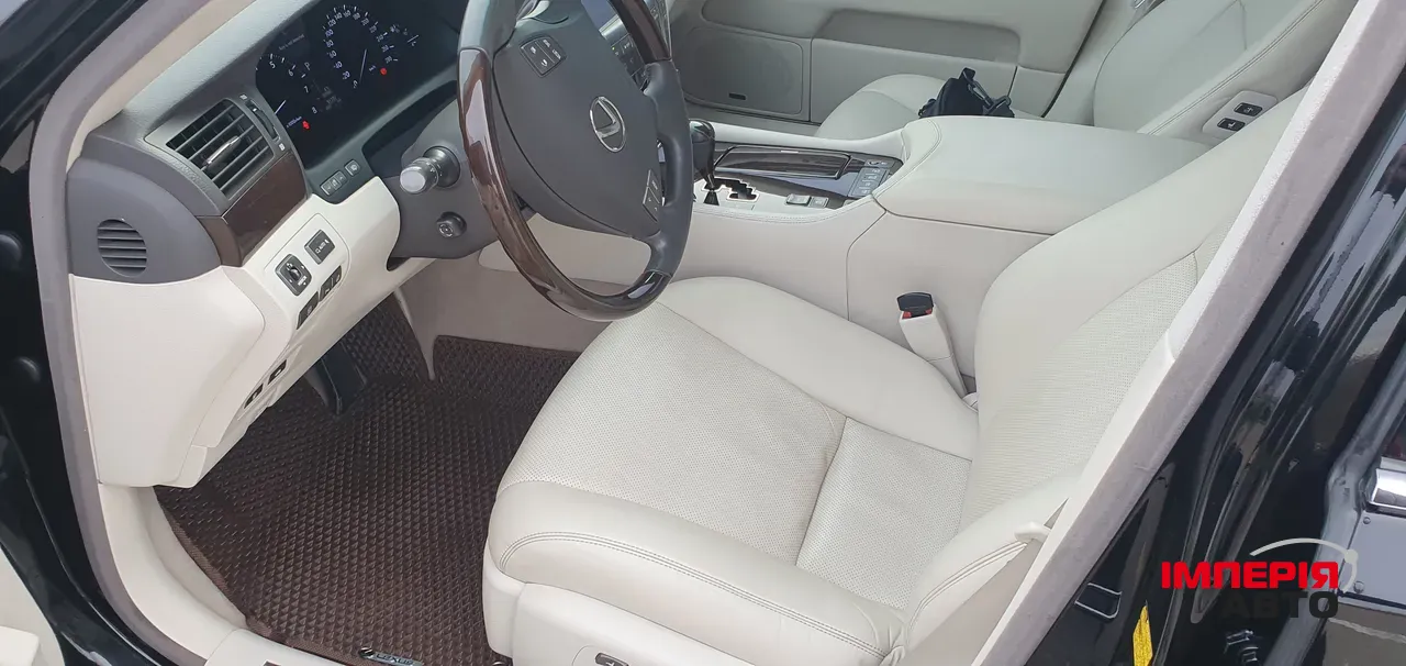 Lexus LS - фото 19