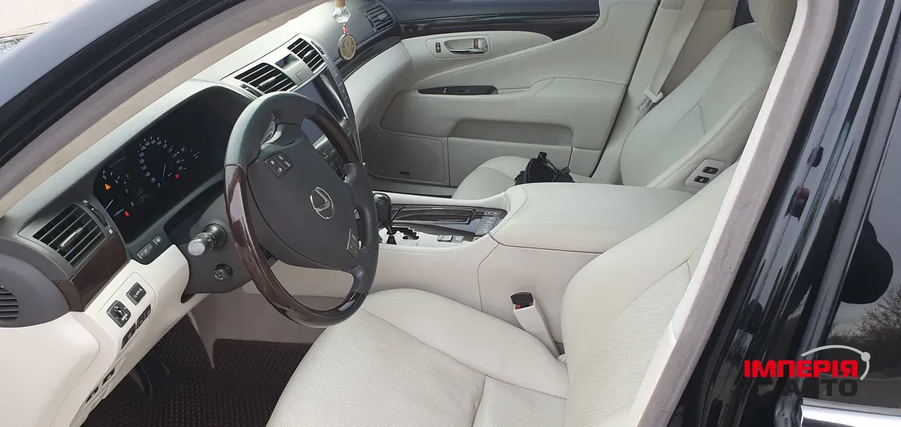 Lexus LS - фото 5