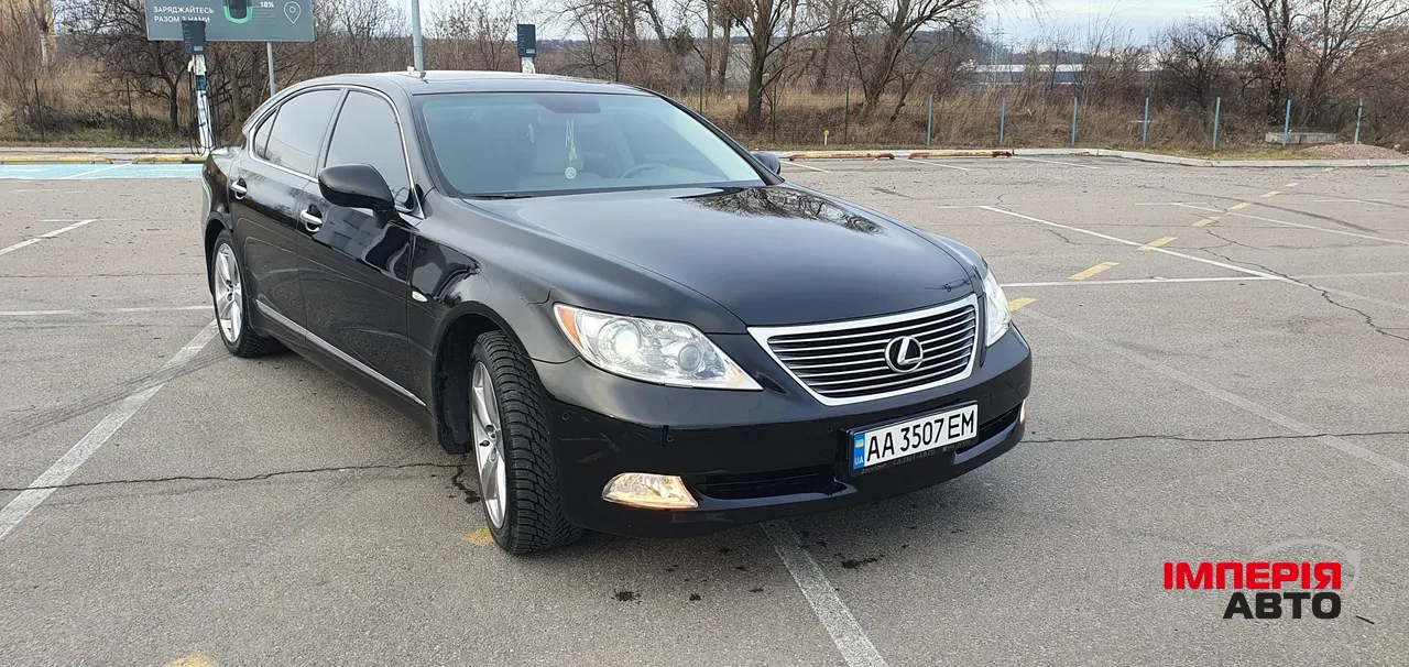 Lexus LS - фото 6