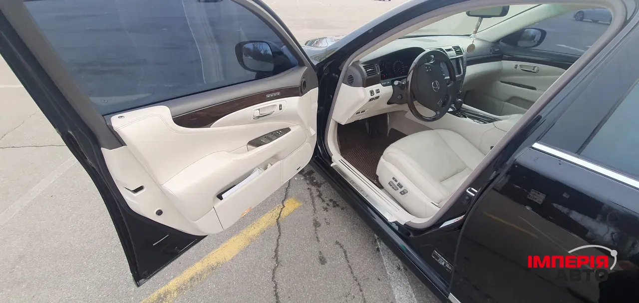 Lexus LS - фото 18