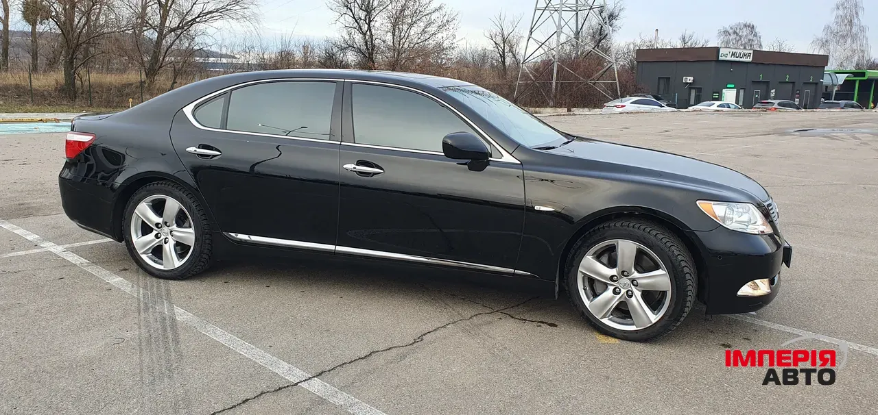 Lexus LS - фото 2