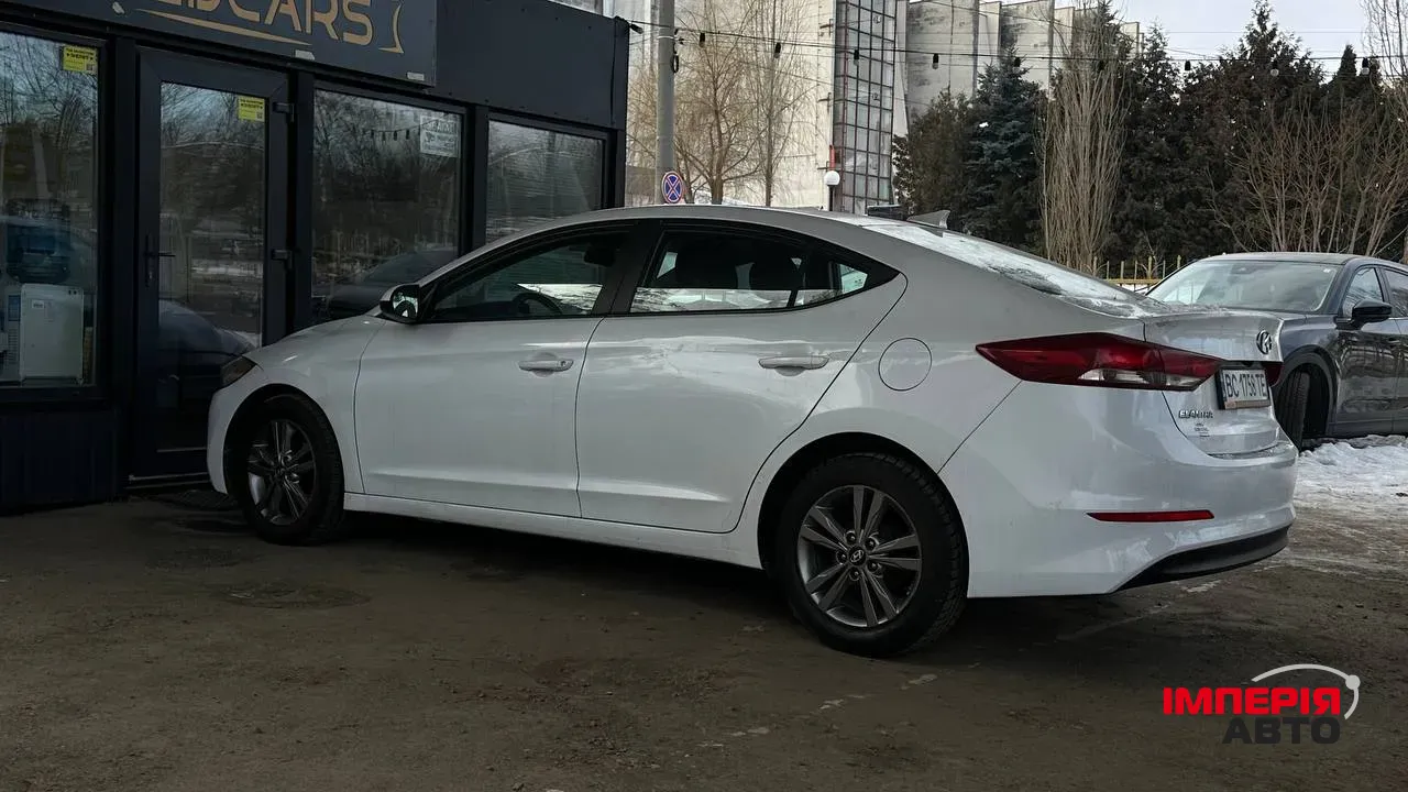 Hyundai Elantra - фото 9