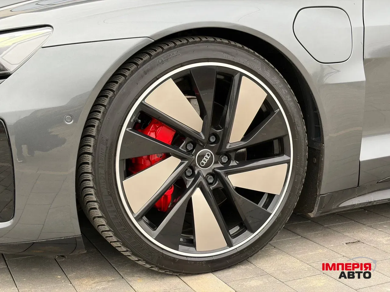 Audi e-tron GT - фото 10