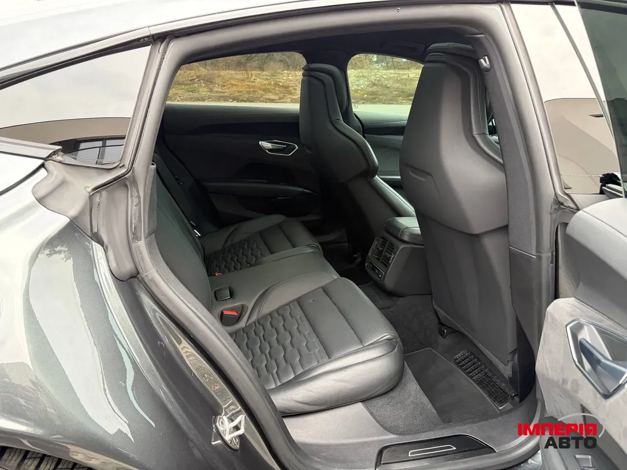 Audi e-tron GT - фото 18