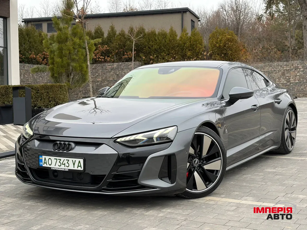 Audi e-tron GT - фото 1