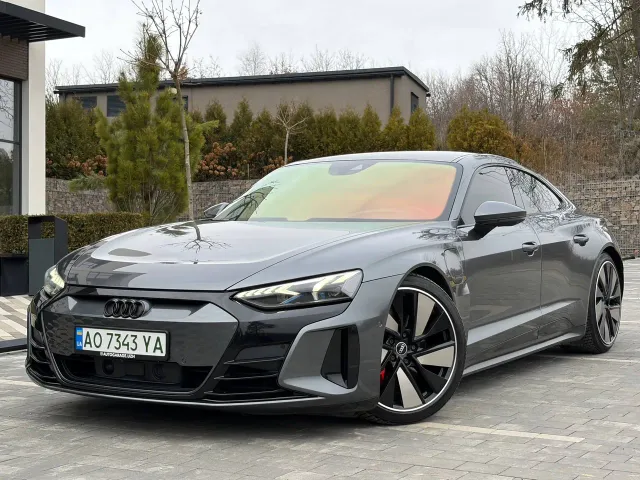 Audi e-tron GT - фото 2