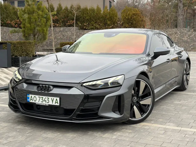 Audi e-tron GT - фото 3