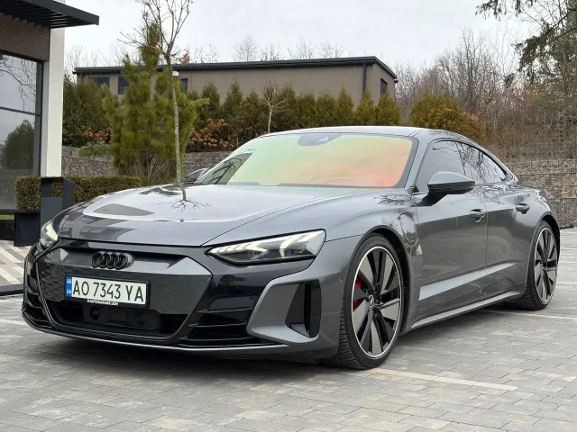 Audi e-tron GT - фото 4