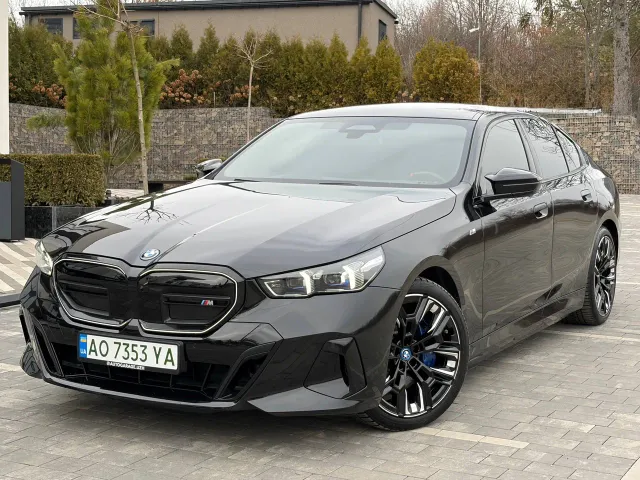 BMW i5 - фото 2