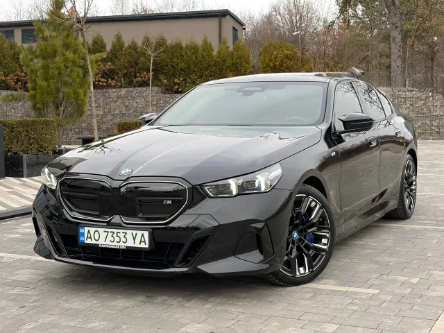 BMW i5 - фото 1