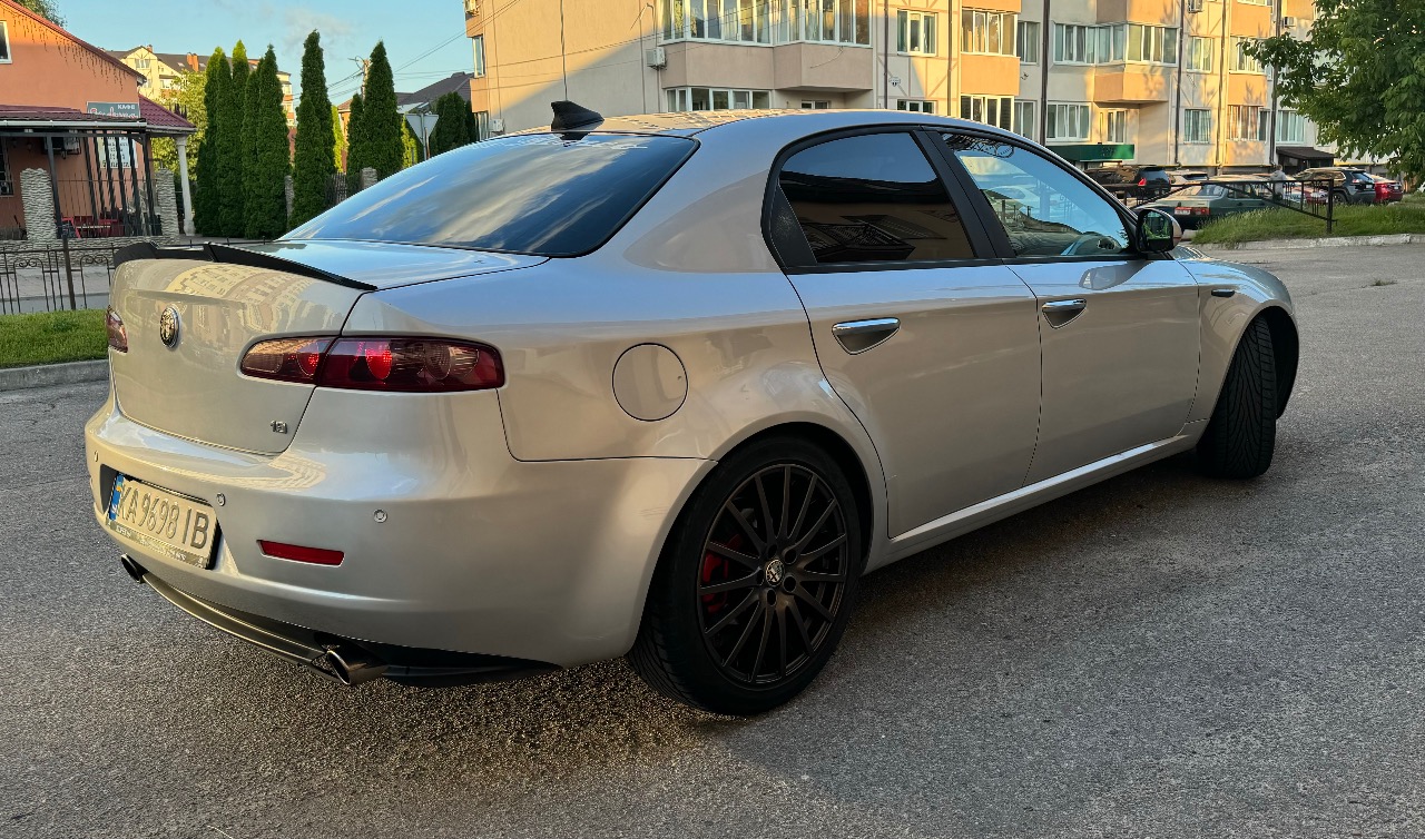 Alfa Romeo 159 - фото 4