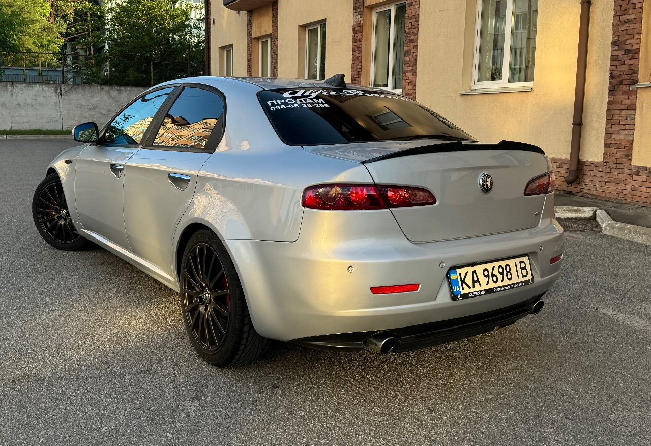 Alfa Romeo 159 - фото 3