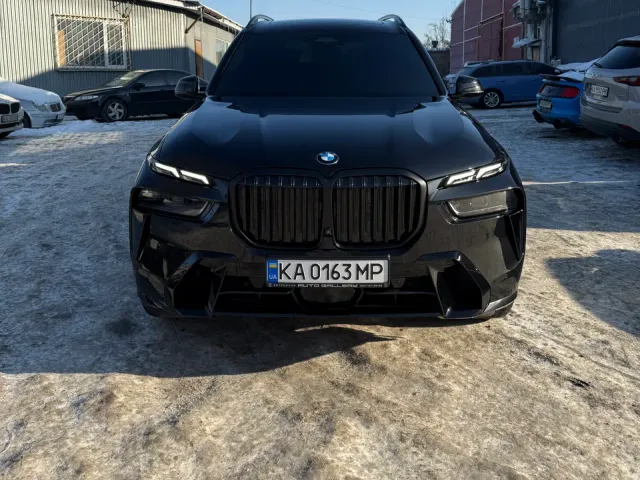 BMW X7 - фото 2