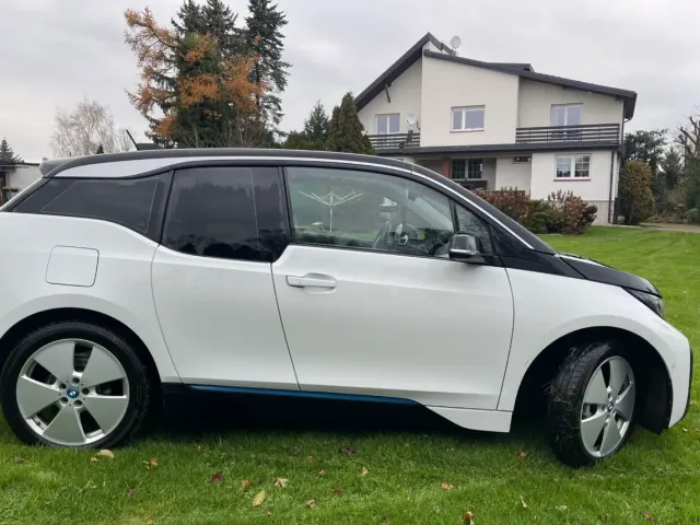 BMW i3 - фото 1
