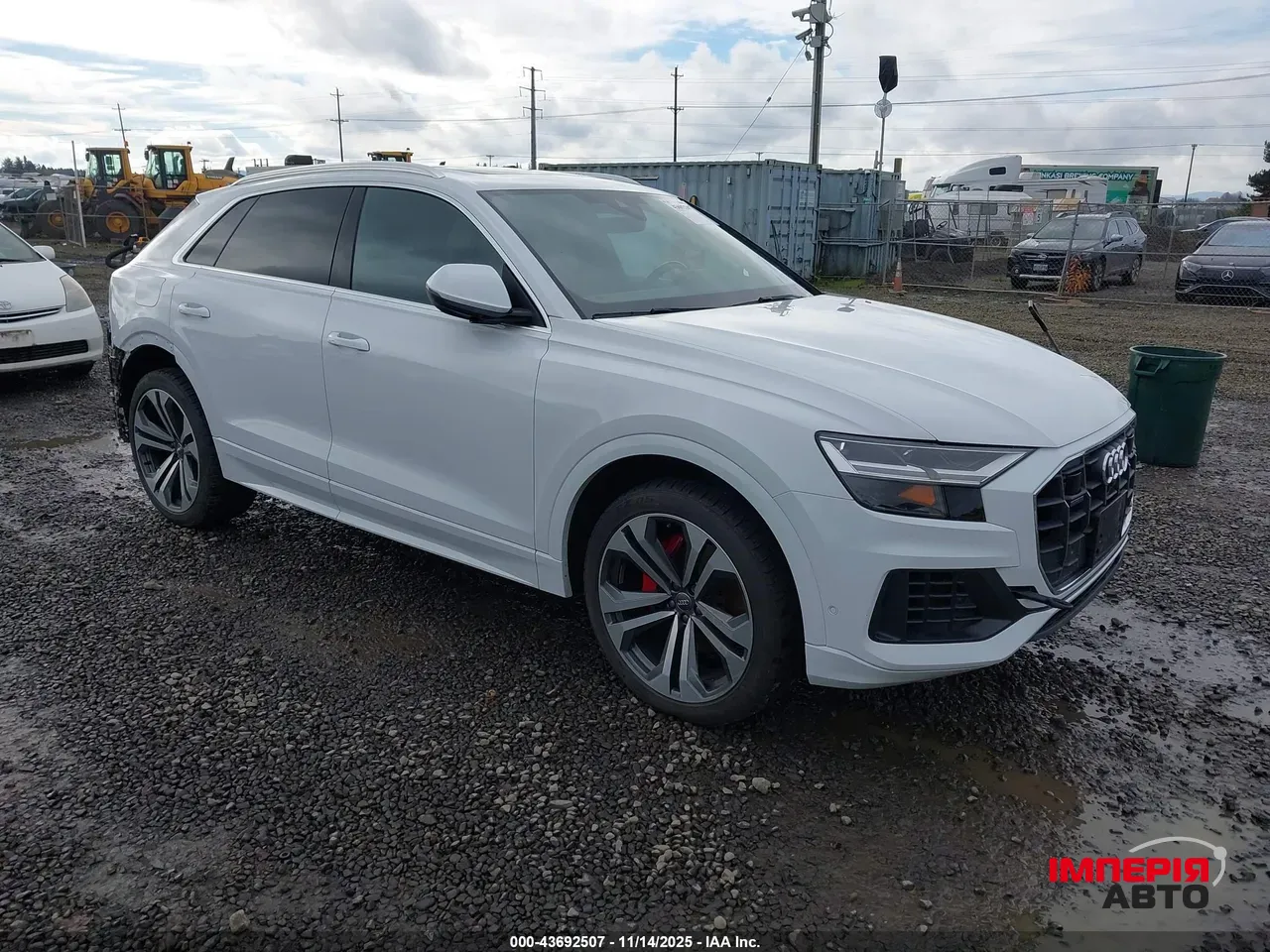 Audi Q8 - фото 1