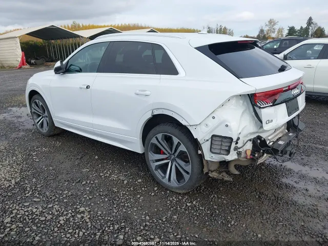 Audi Q8 - фото 4